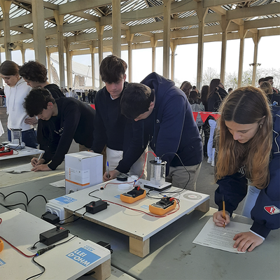 Més de 1.600 estudiants participen a l'aula de ciència d'STEAM Fòrum