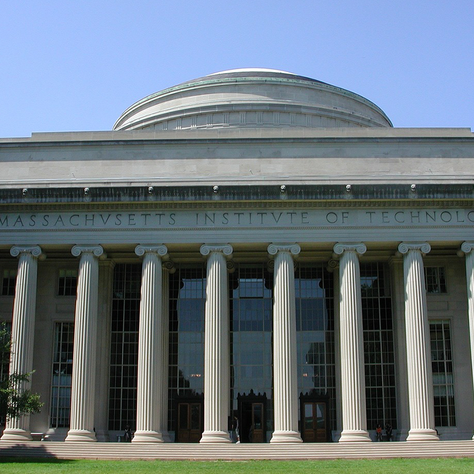 T'agradaria realitzar el treball final d'estudis al Massachusetts Institute of Technology?